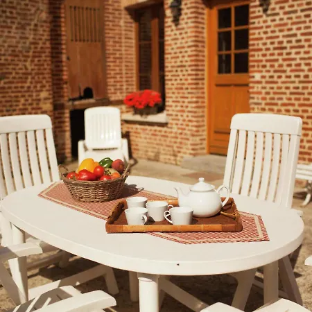 Charming Holiday Home In Sentelie With Fenced Garden